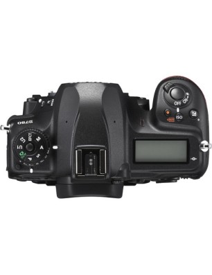 NIKON D780