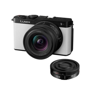 PANASONIC LUMIX DC-S9...