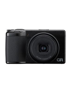 Ricoh GR IV HDF – L’icône de la street photography