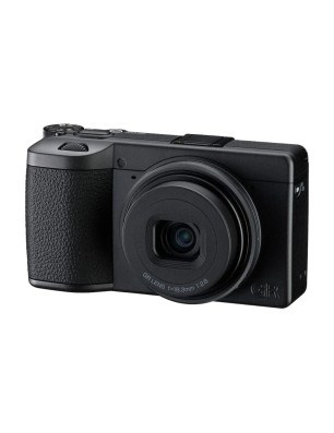 Ricoh GR IV Monochrome – L’essence du noir et blanc