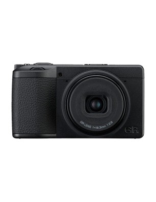 Ricoh GR IV Monochrome – L’essence du noir et blanc