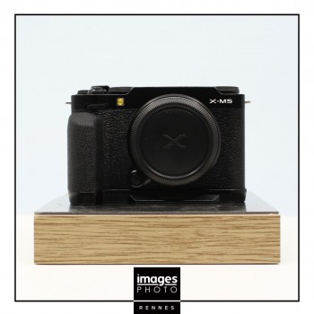 OCCASION - FUJIFILM X-M5 NOIR + XC 15-45 + ACCESSOIRES SMALLRIG (6025 DÉCL.) - GARANTIE 12 MOIS